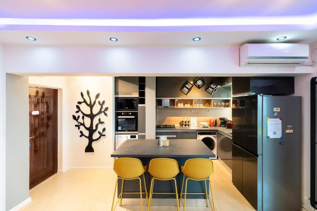 Modern 2br Apt In The City Center *