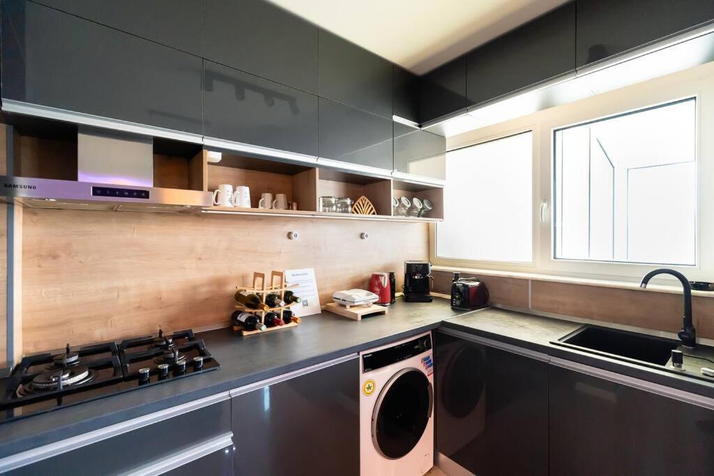 Apartament Modern 2br Apt In The City Center Bucureşti