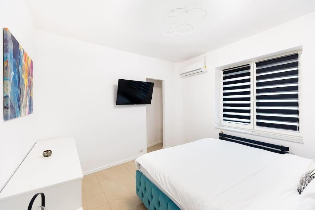Modern 2br Apt In The City Center