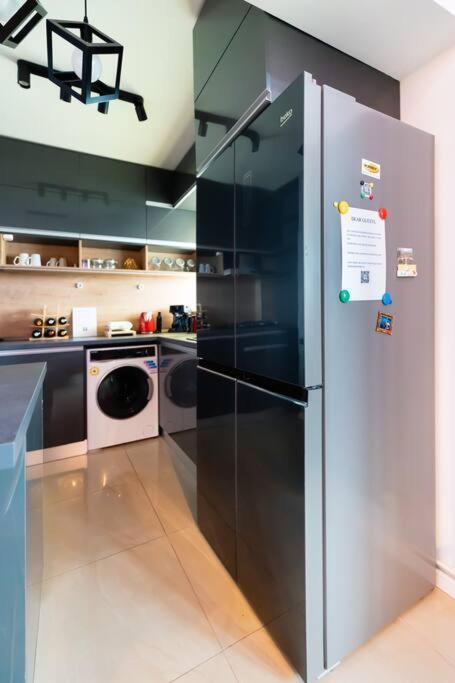 Modern 2br Apt In The City Center Appartamento